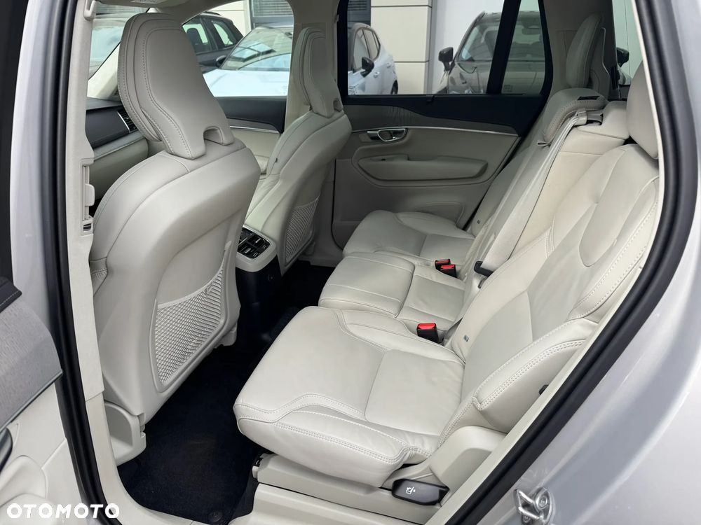 Volvo XC 90 T8 AWD Plug-In Hybrid Ultra Dark 7os - 8