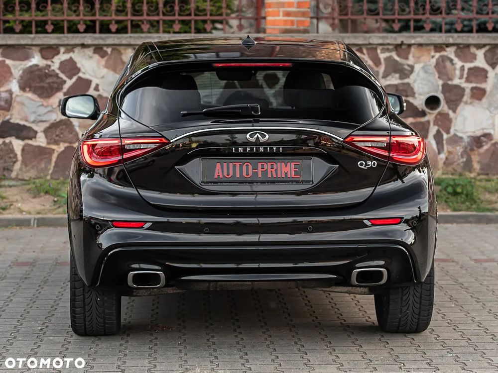 Infiniti Q30 - 6