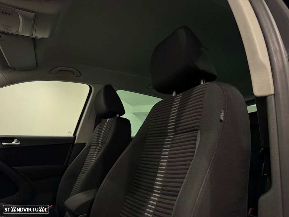 VW Tiguan 2.0 TDi Sport BlueMotion - 26