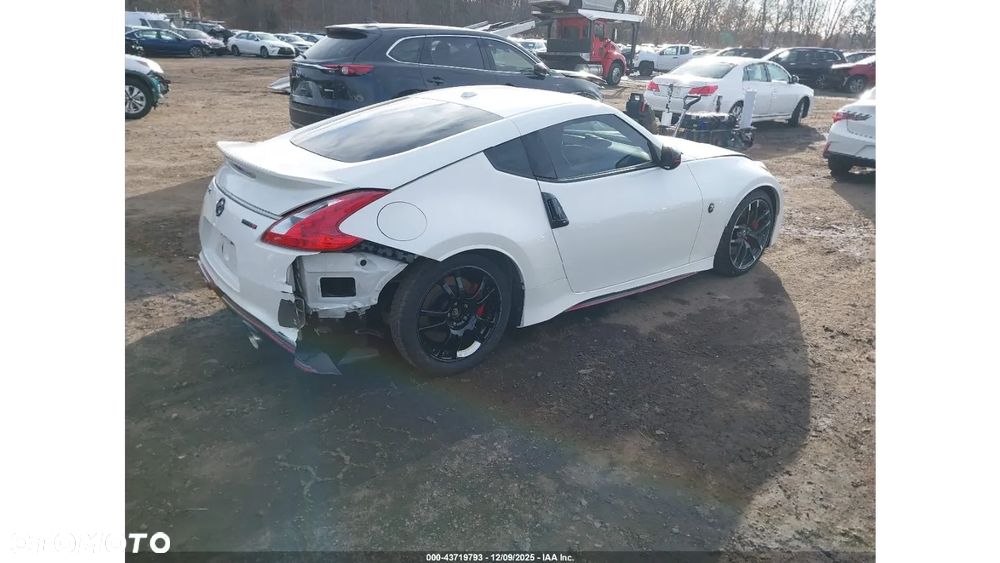 Nissan 370 Z - 4