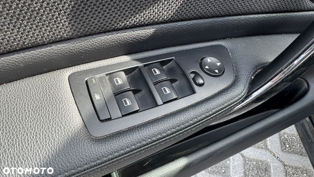 BMW Seria 1 118d DPF - 25