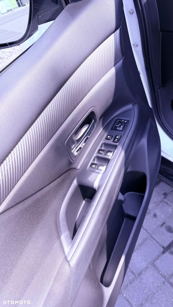 Mitsubishi Outlander 2.0 Intense + 4WD CVT - 23