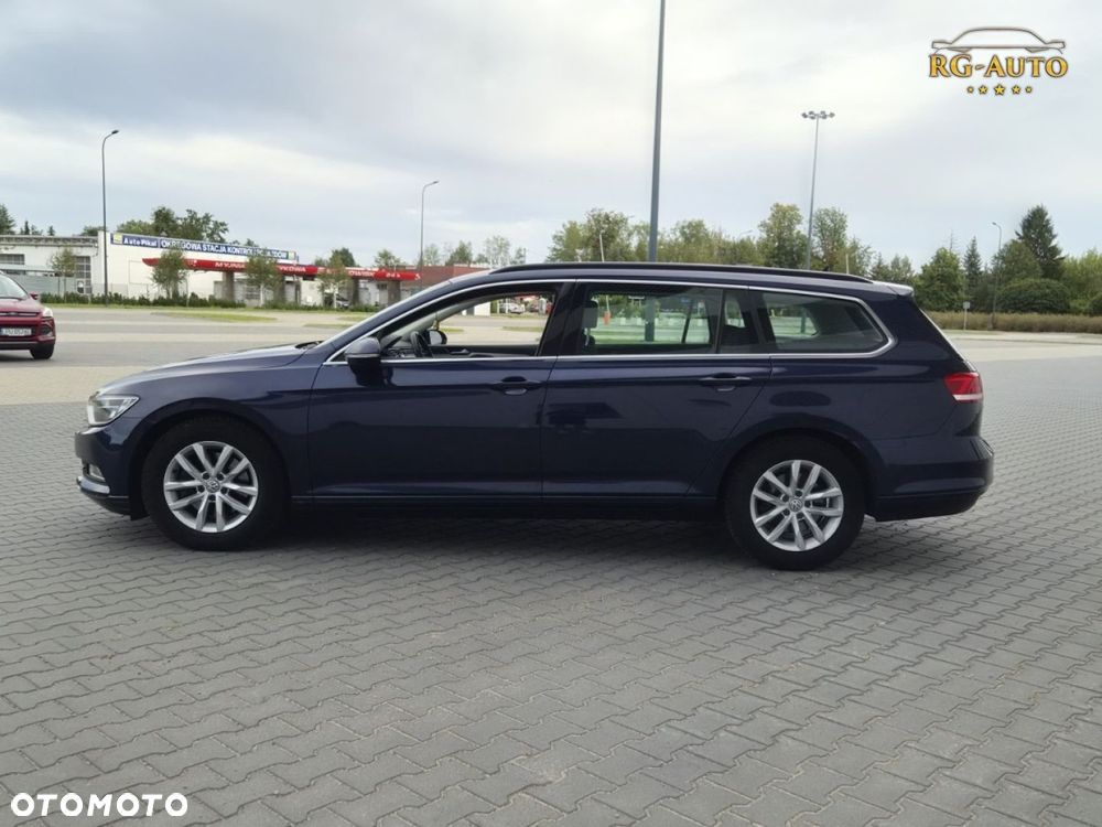 Volkswagen Passat - 11