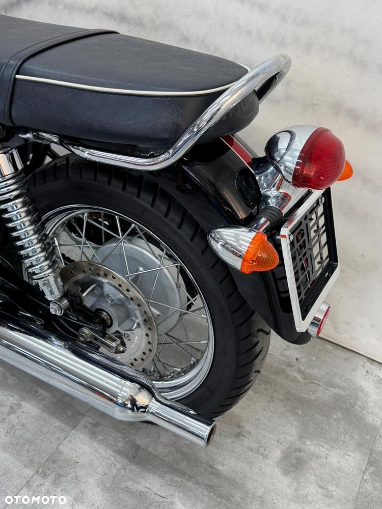 Triumph Bonneville - 11