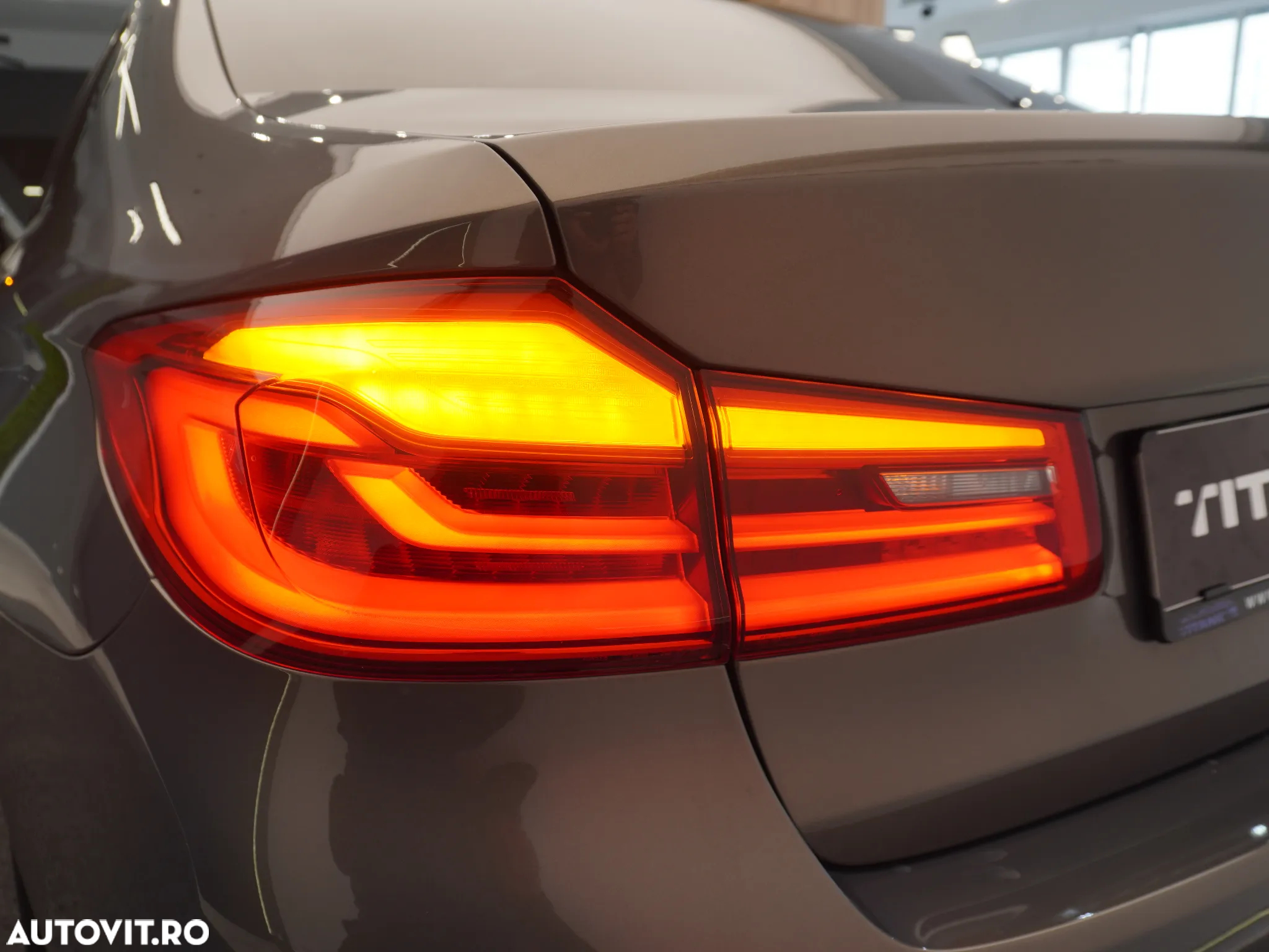 BMW Seria 5 530d xDrive AT - 25