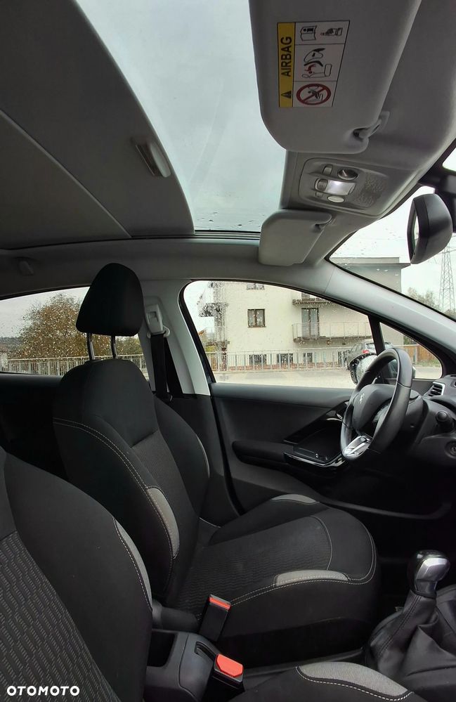 Peugeot 208 1.2 PureTech Style - 5