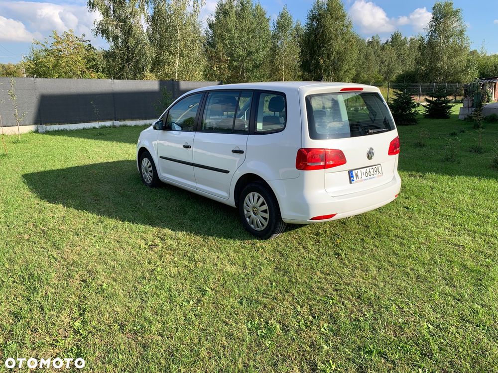 Volkswagen Touran 2011 photo 4