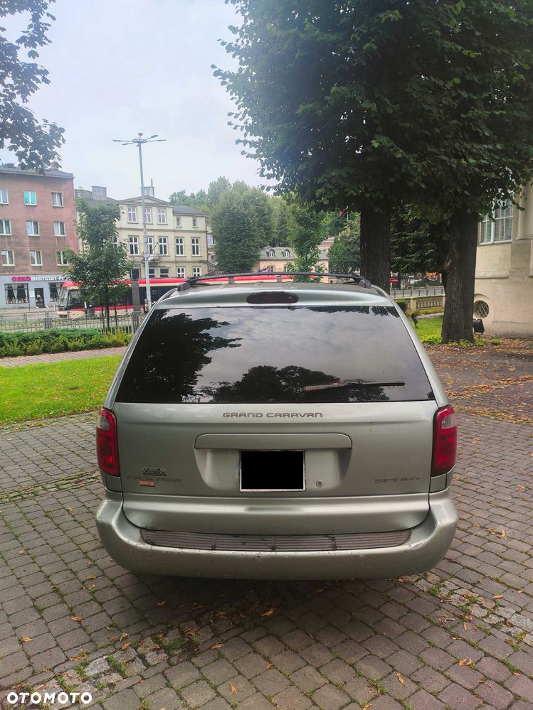 Dodge Grand Caravan - 4