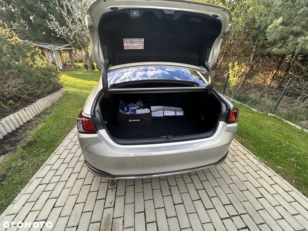 Lexus ES 300h Prestige - 13