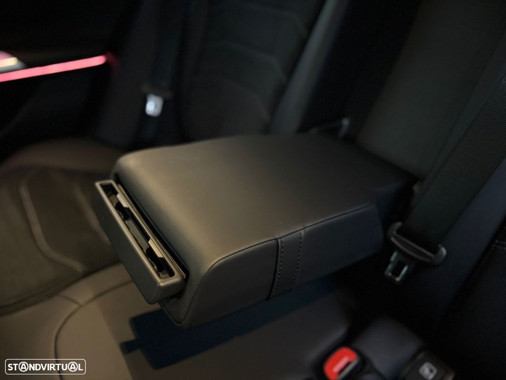 Mercedes-Benz E 300 e Station 9G-TRONIC AMG Line - 22