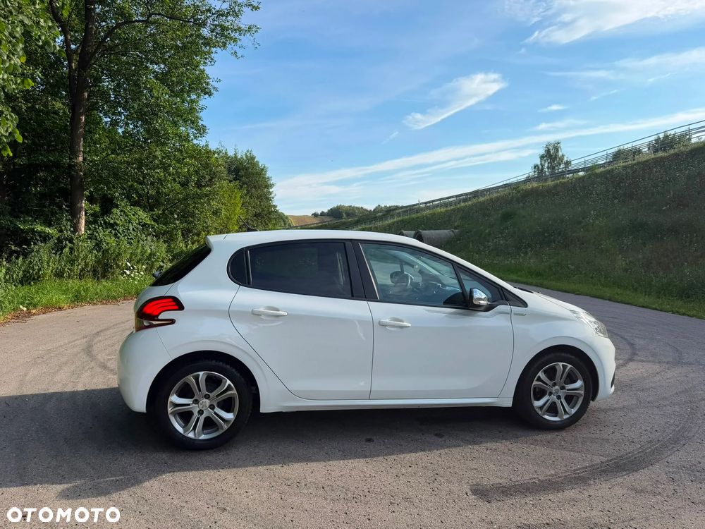 Peugeot 208 1.2 PureTech GPF Signature S&S - 2