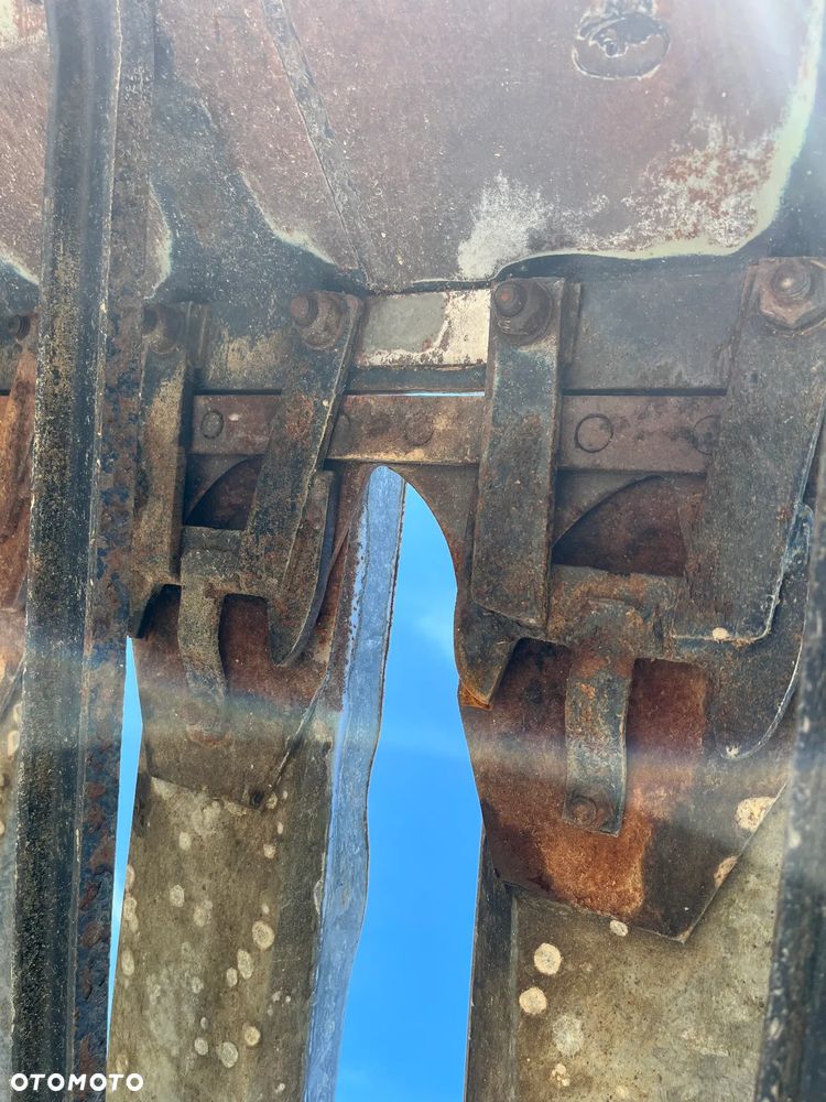 John Deere Heder 820 Wyposażenie do zbioru słonecznika 6,1m - 8