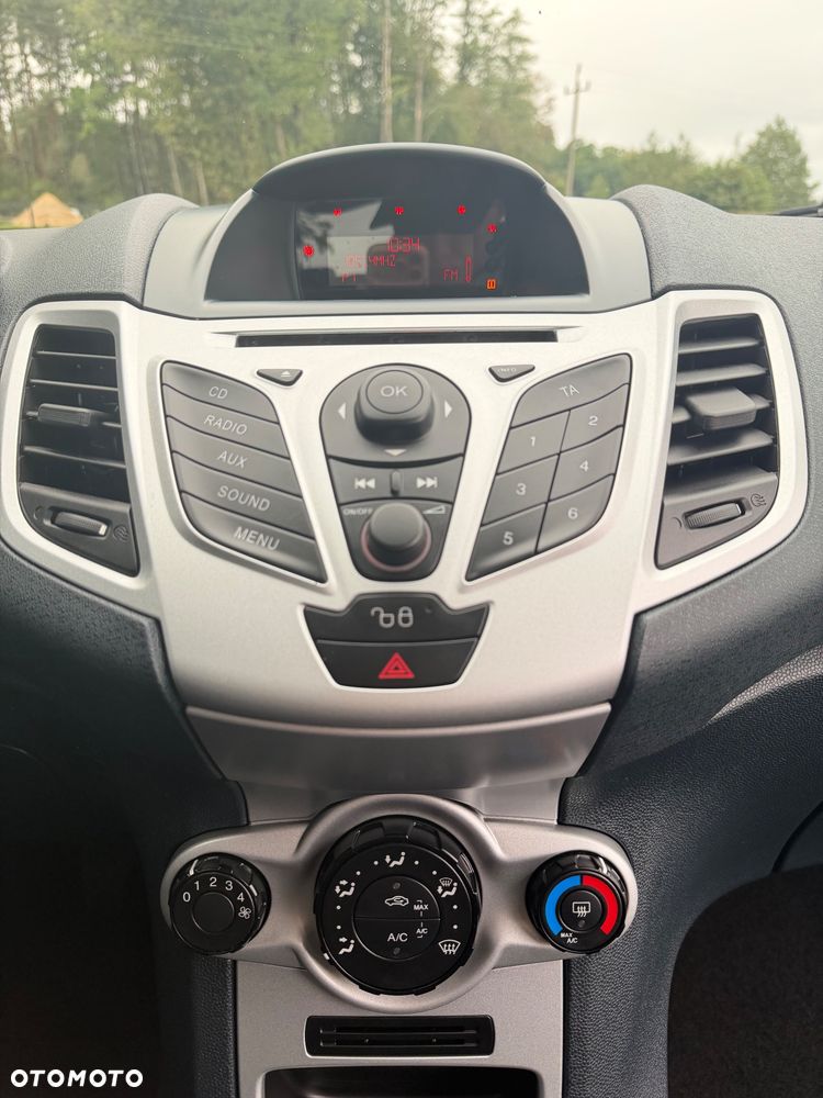Ford Fiesta 1.25 Champions Edition - 31