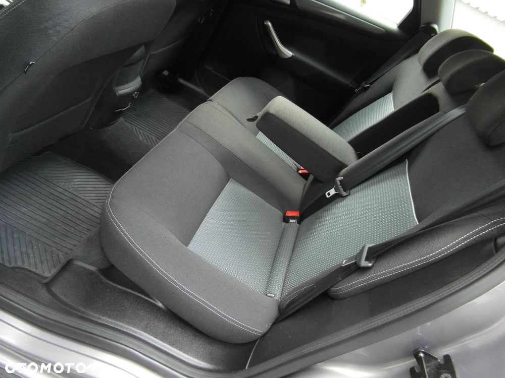 Ford Mondeo 2.0 Trend - 29