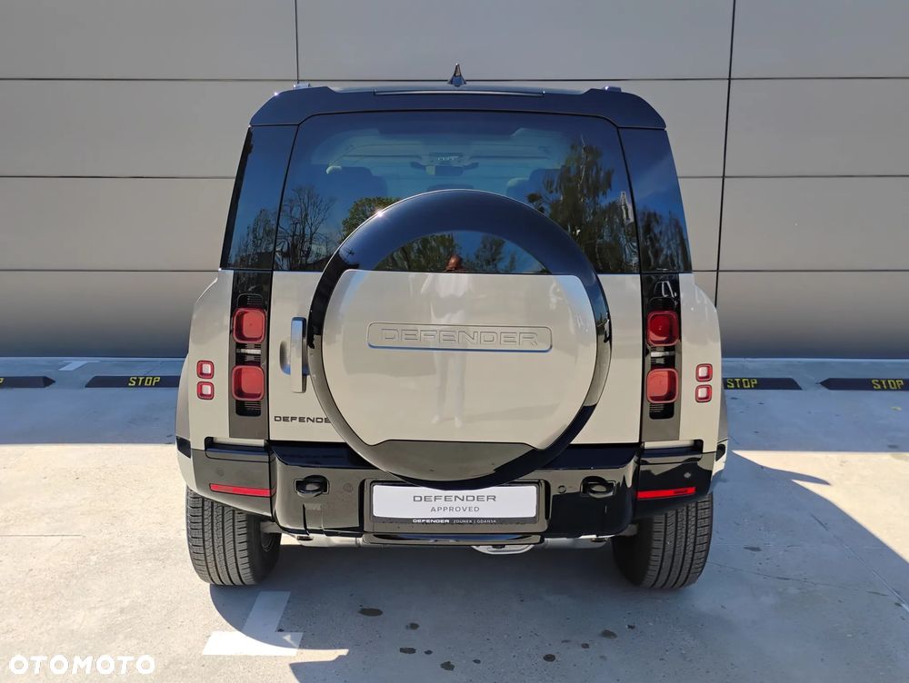 Land Rover Defender 110 2.0 P300 X-Dynamic SE - 6