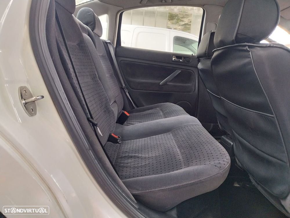 VW Passat 1.9 TDi Confortline - 8