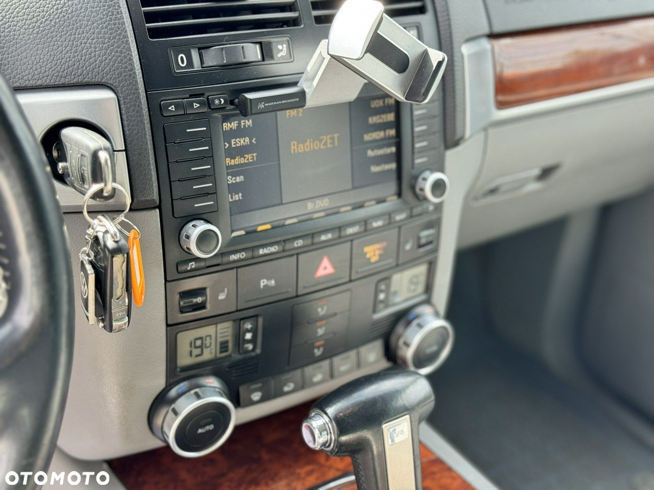 Volkswagen Touareg - 17