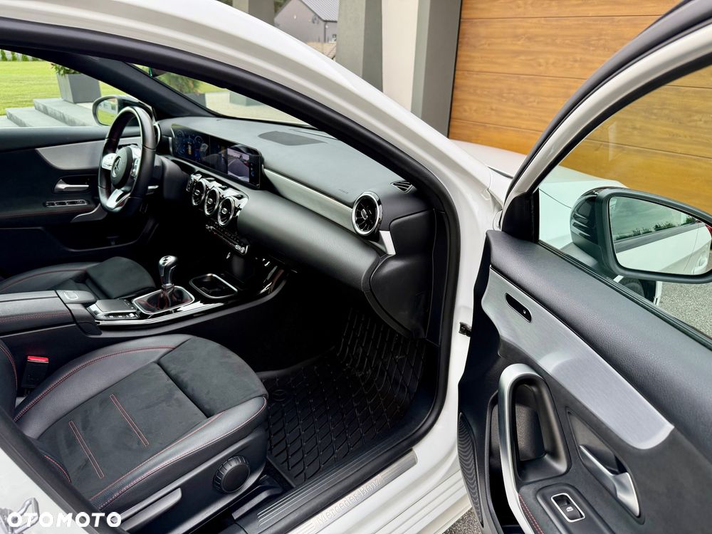 Mercedes-Benz Klasa A 200 d AMG Line - 20