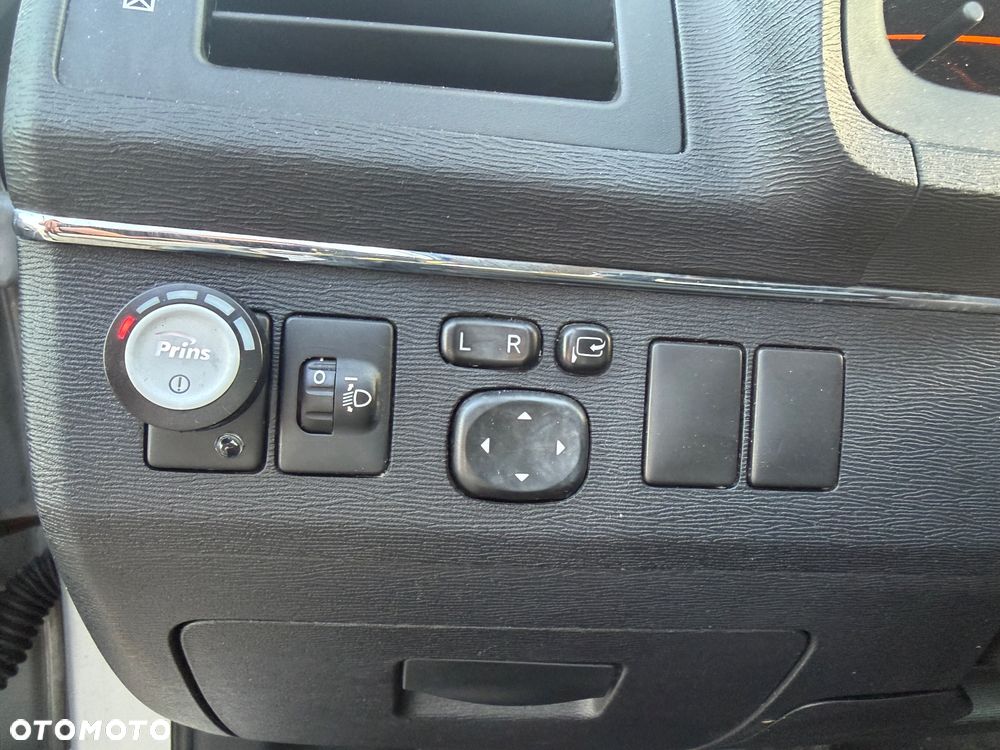 Toyota Avensis 2.0 Multidrive S Executive - 13