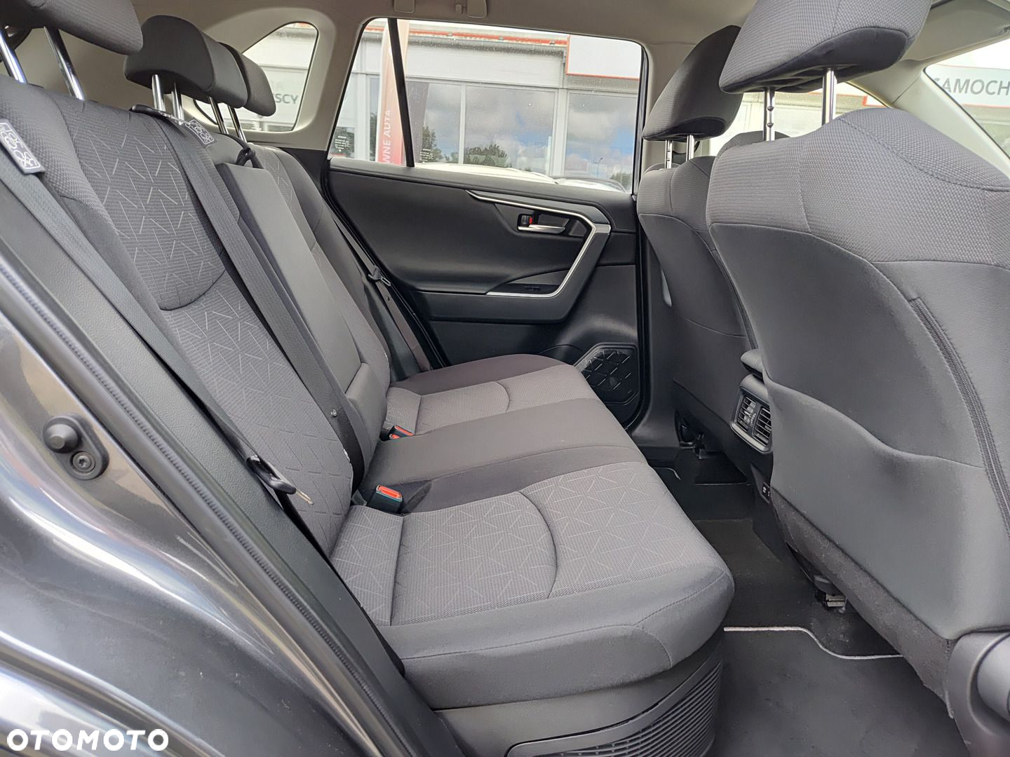 Toyota RAV4 - 6
