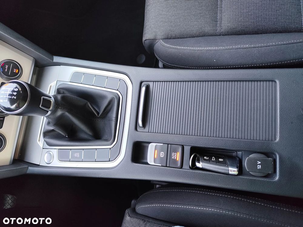 Volkswagen Passat 2.0 TDI BMT Comfortline - 20