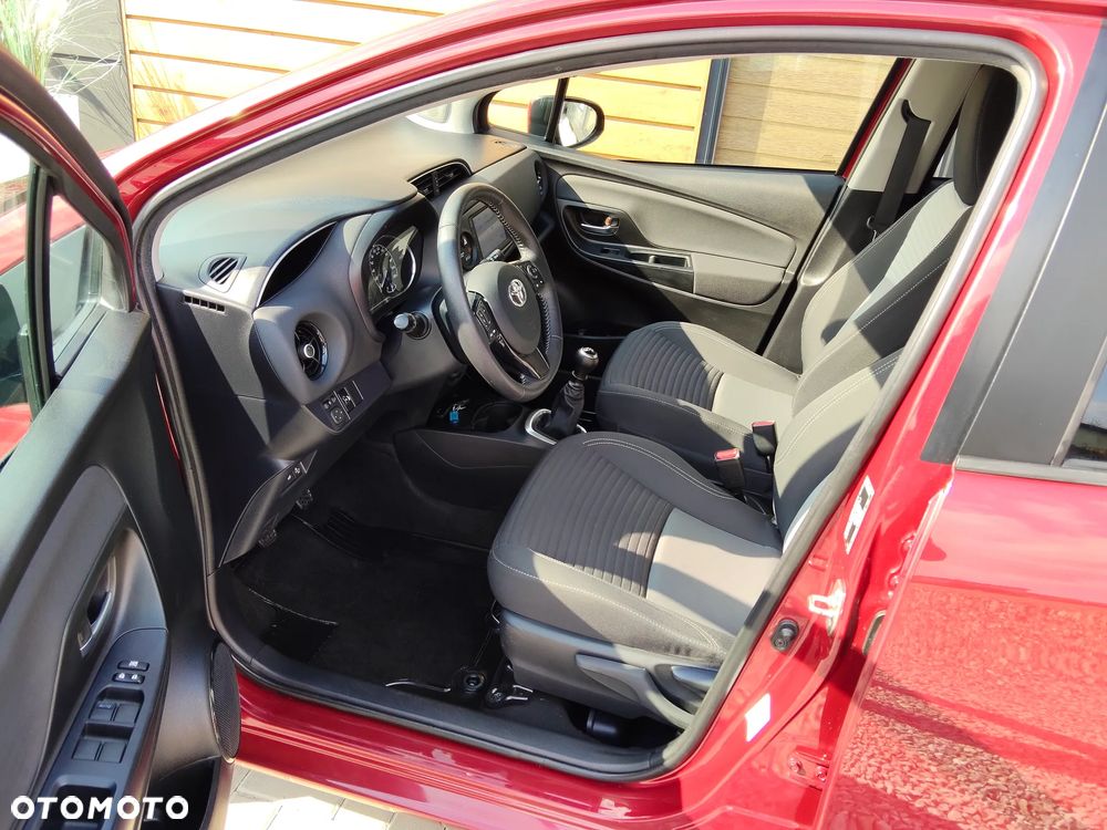 Toyota Yaris 1.5 Premium - 9