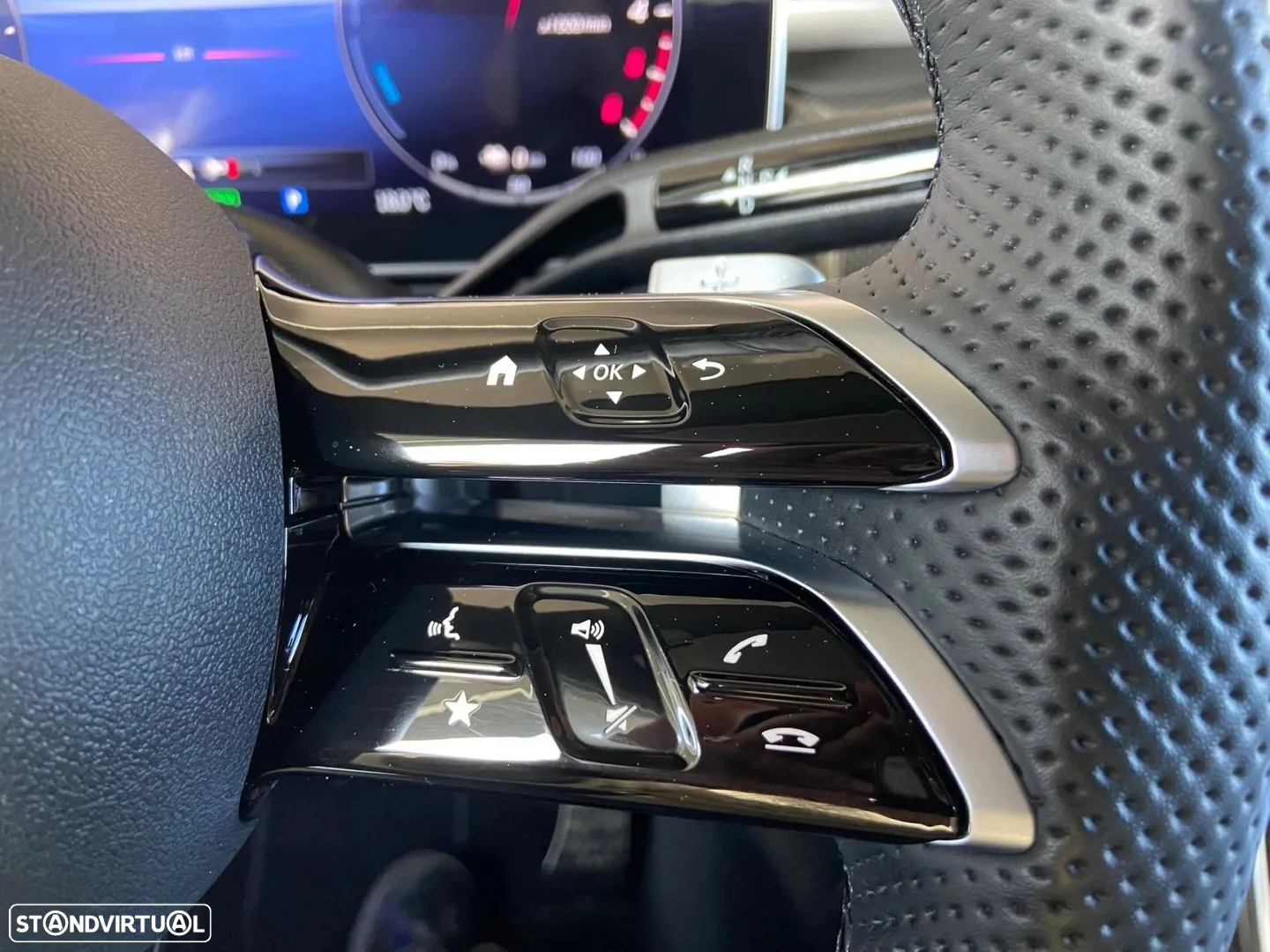 Mercedes-Benz GLC 300 e 4Matic 9G-TRONIC AMG Line Advanced - 18