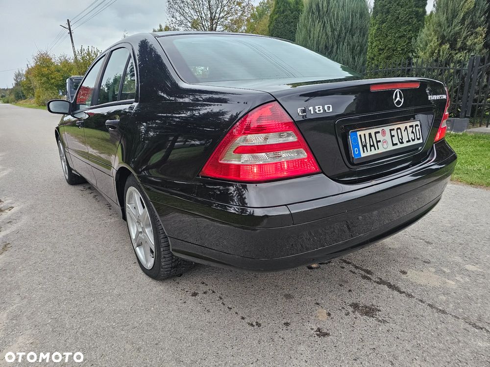 Mercedes-Benz Klasa C 180 Kompressor Classic Sport Edition - 35