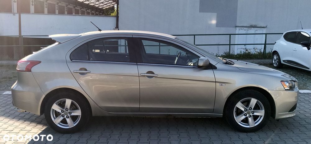 Mitsubishi Lancer - 7
