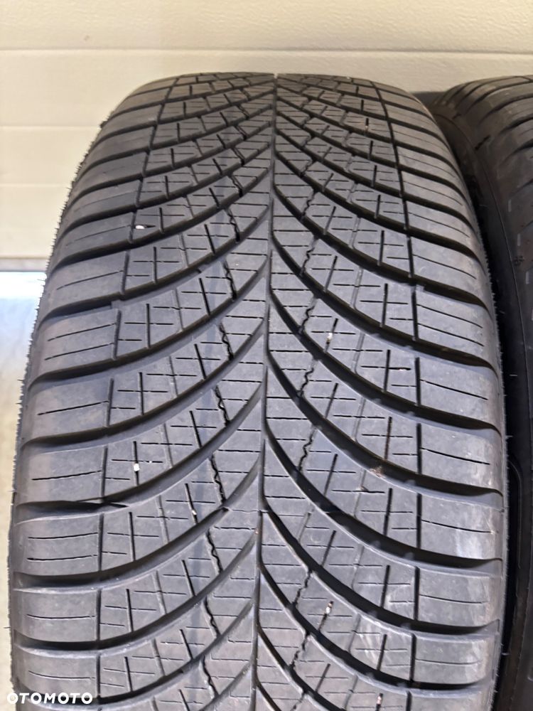4x Opony Wielosezon 245/45/19 GoodYear Vector 4 Seasons - 2