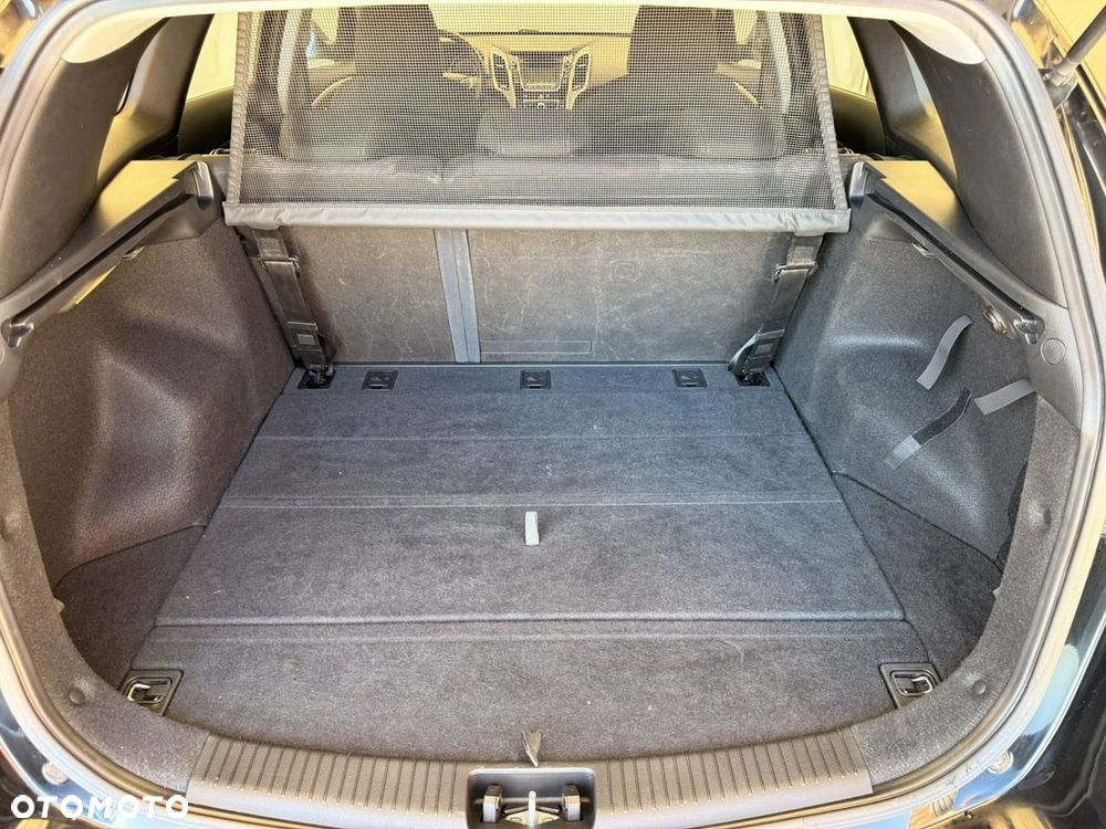 Hyundai i30 1.4 Fifa World Cup Edition - 24