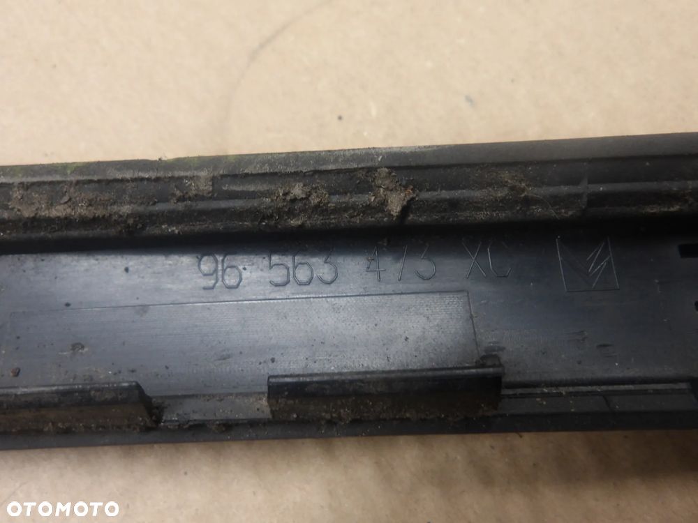 CITROEN C4 1.4B LISTWA SZYBY CZOŁOWEJ PRAWA LEWA 96563473XC 96563474XC - 5