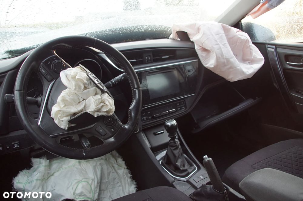 Auto na części - Toyota Auris II 1.6 Valvematic 132 KM 1ZR-FAE MTM 4V8 2015R Silnik Skrzynia Drzwi Szyba Klapa Lampa Lusterko Deska Kokpit Sterownik Moduł Czujnik Licznik Wyświetlacz Kierownica - 15