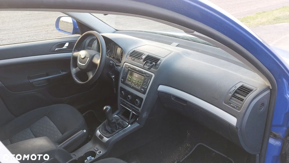 Skoda Octavia 1.6 Combi - 12