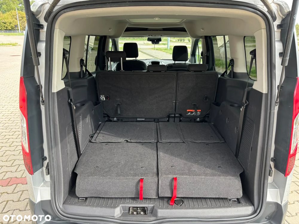 Ford Tourneo Connect Grand - 29