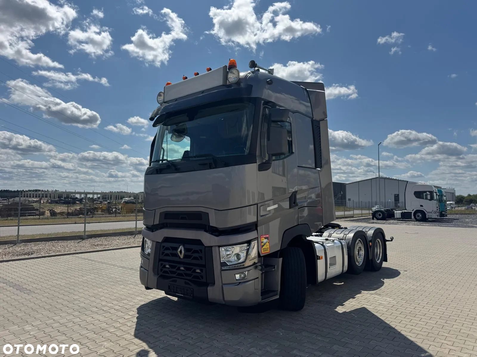 Renault T 520 HIGH 6x2/ 360Tkm/ PUSCHER /NAVI/ FULL LED/ XENON/ Masa Wlasna 9245kg/ REGULOWNE SIODŁO - 1