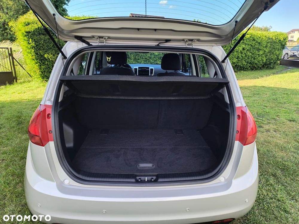 Kia Venga - 17