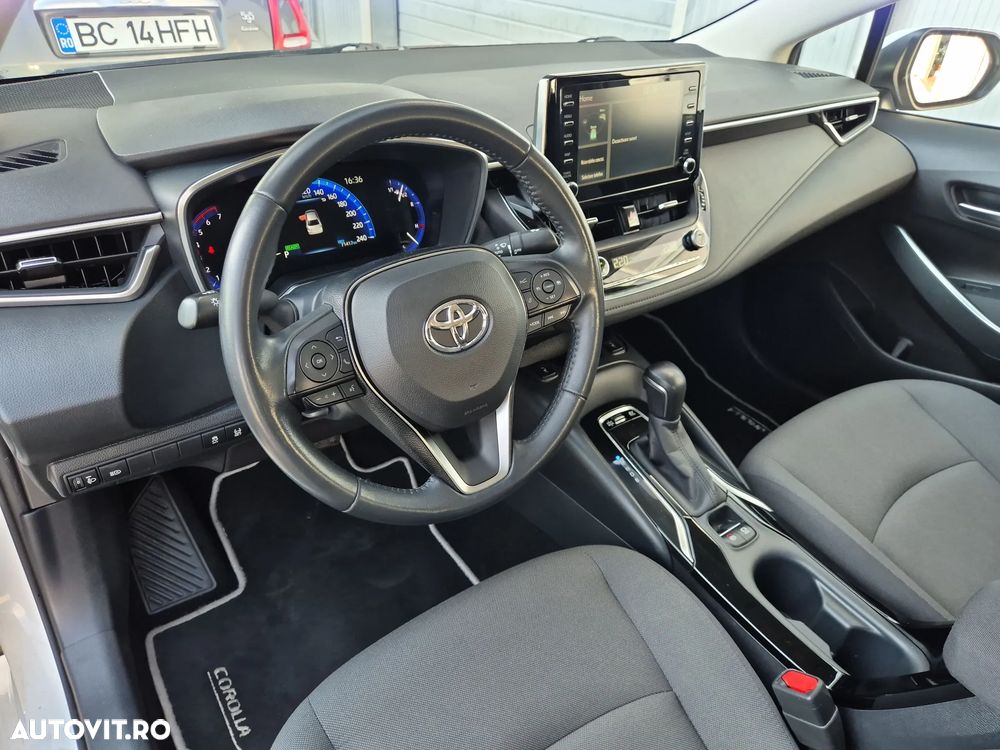 Toyota Corolla 1.8 HSD Business - 12