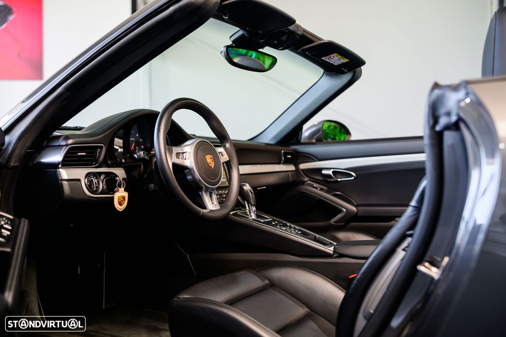 Porsche 911 (991) Carrera 4 GTS PDK - 16