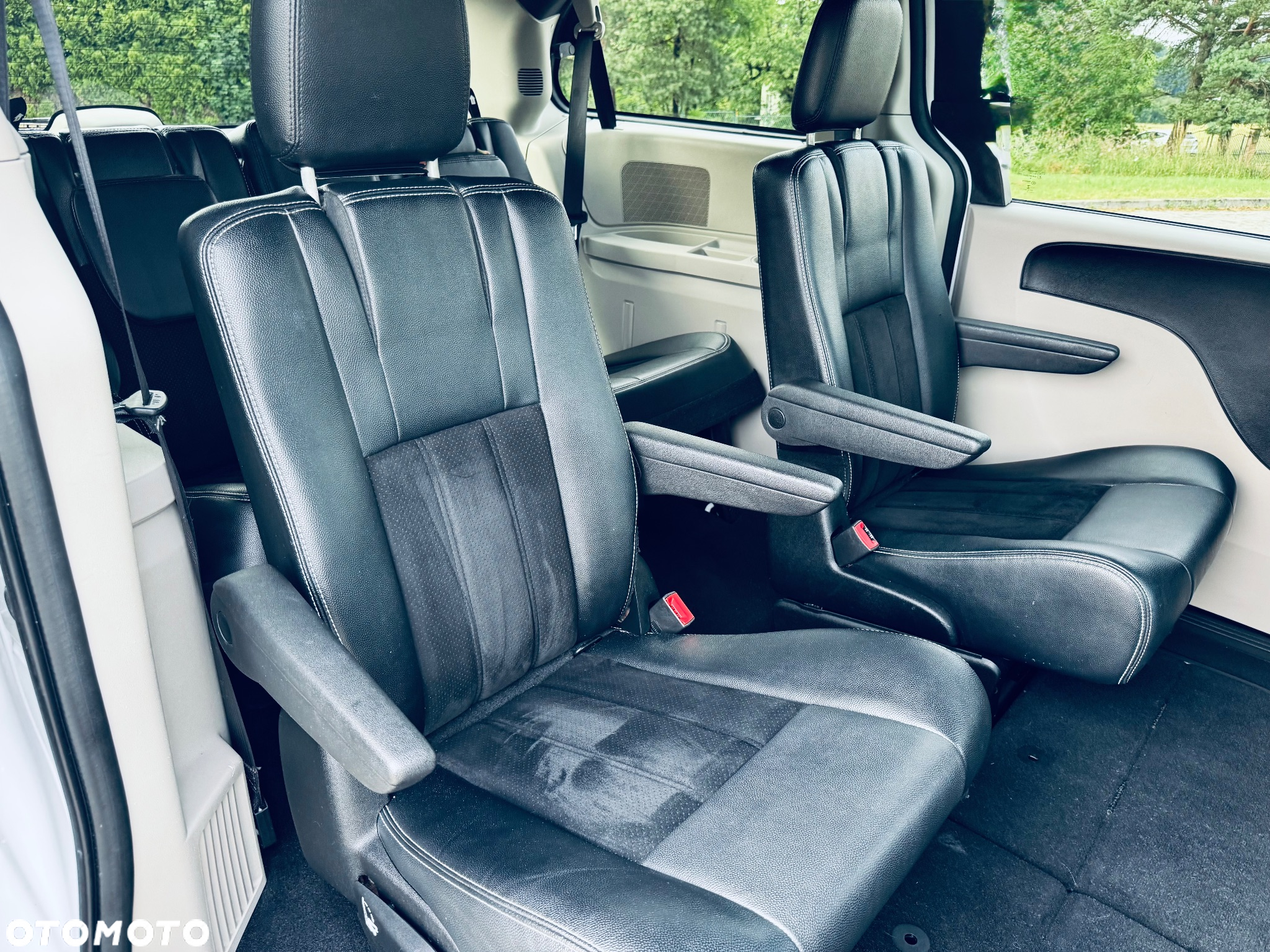Dodge Grand Caravan 3.6 R/T - 10