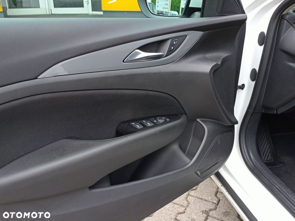 Opel Insignia - 12