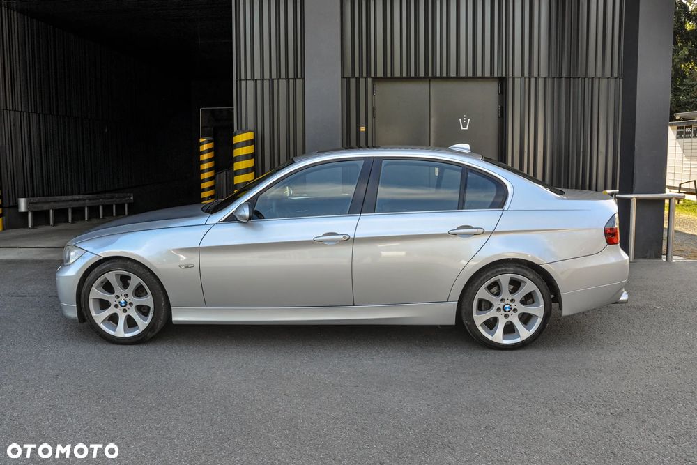 BMW Seria 3 325i - 2