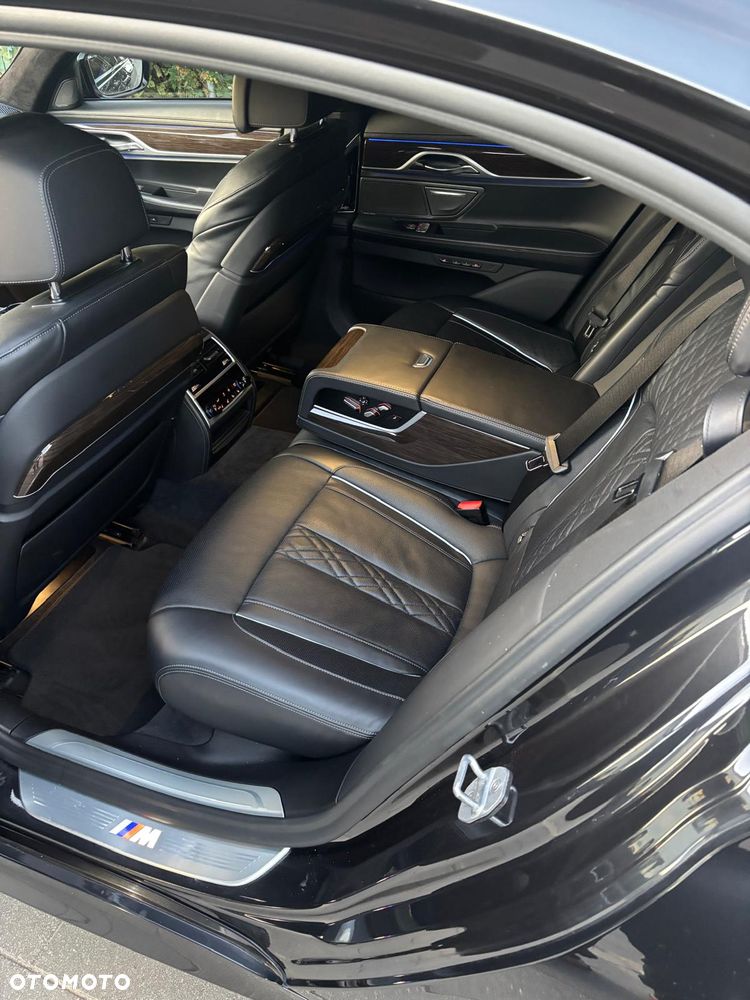 BMW Seria 7 745e sport - 13
