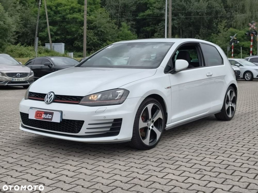 Volkswagen Golf - 3