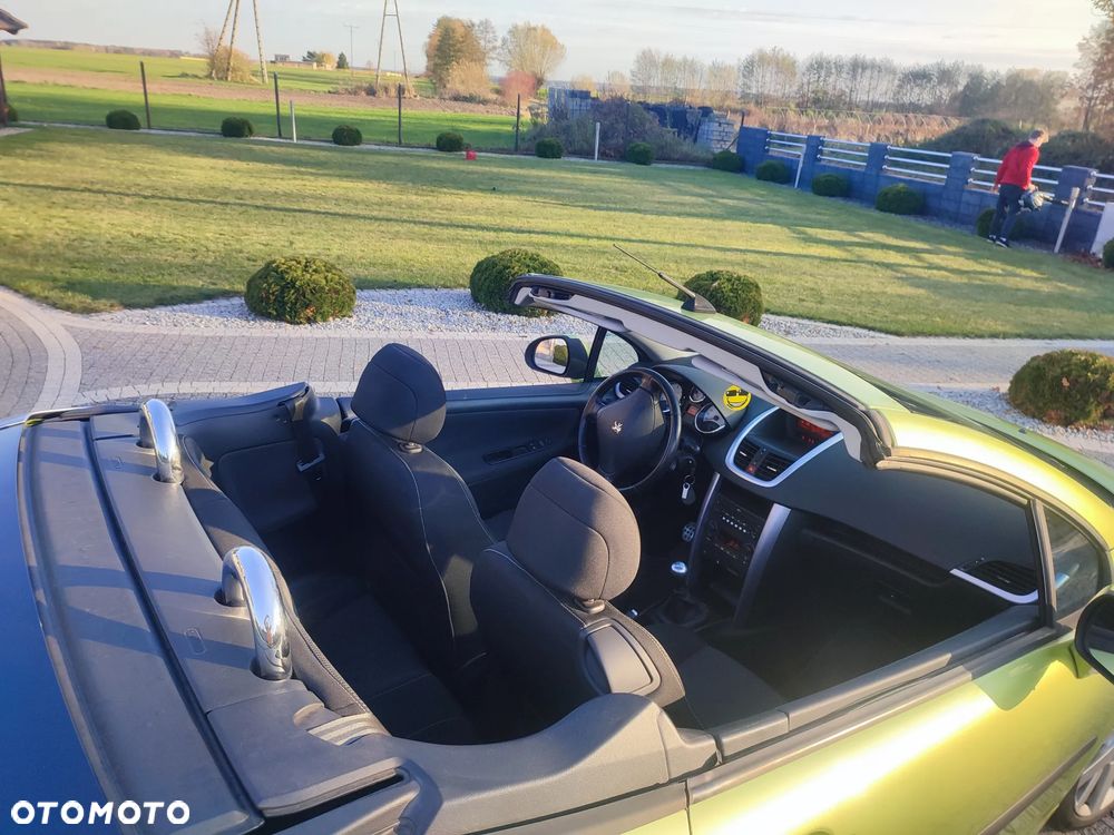 Peugeot 207 CC - 15