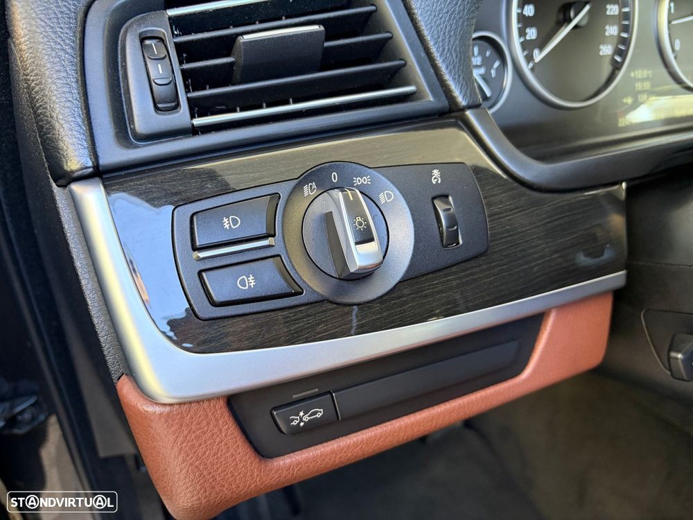 BMW 535 d xDrive Exclusive Auto - 16