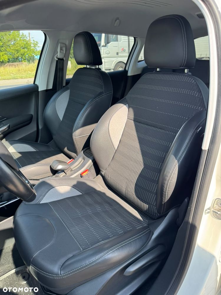 Peugeot 2008 1.2 VTi Allure - 12