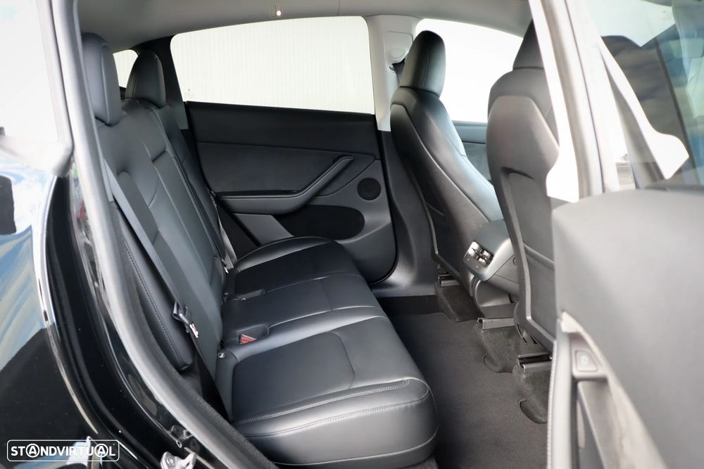 Tesla Model Y Performance Dual Motor AWD - 8