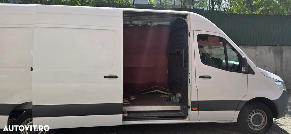 Mercedes-Benz Sprinter - 10