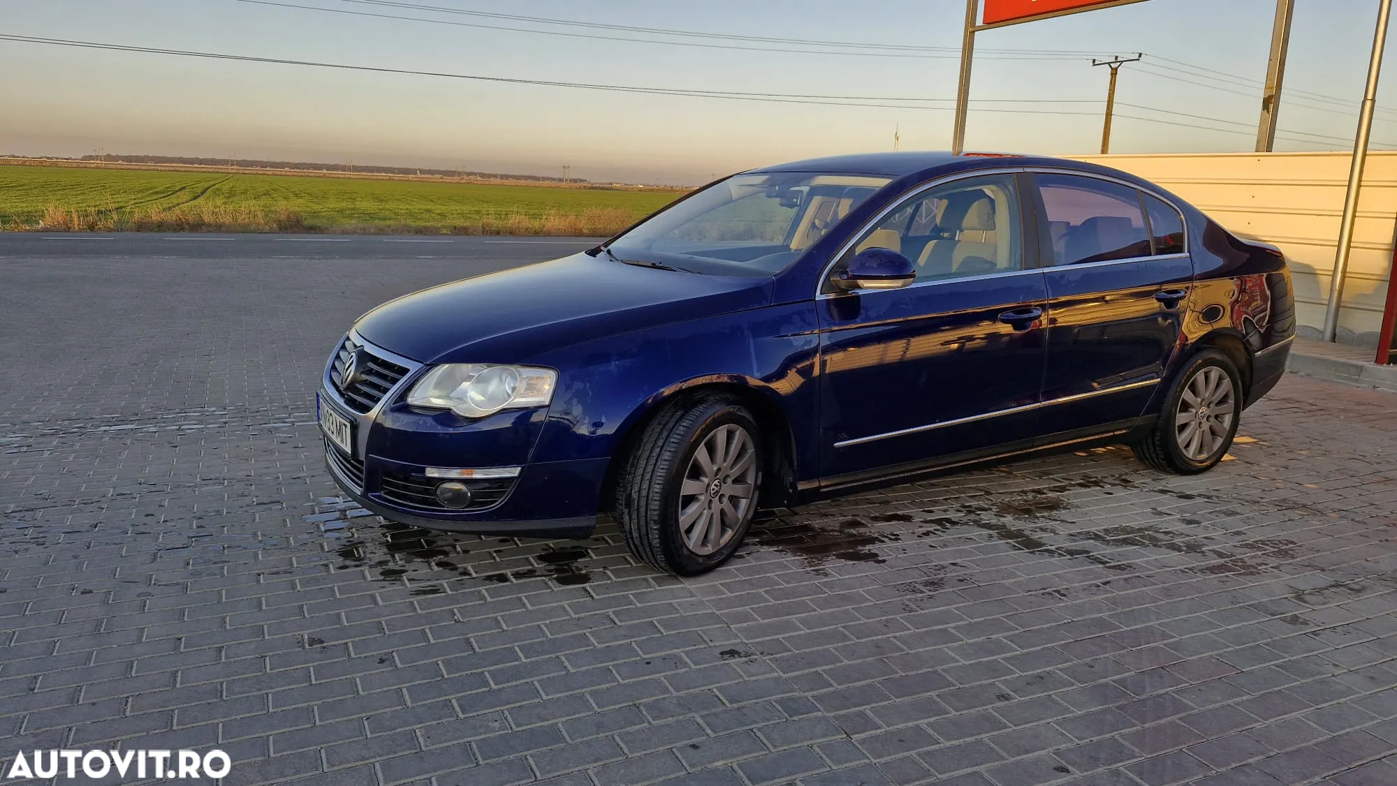 Volkswagen Passat 2.0TDI Comfortline DPF Bluemotion Technology - 4